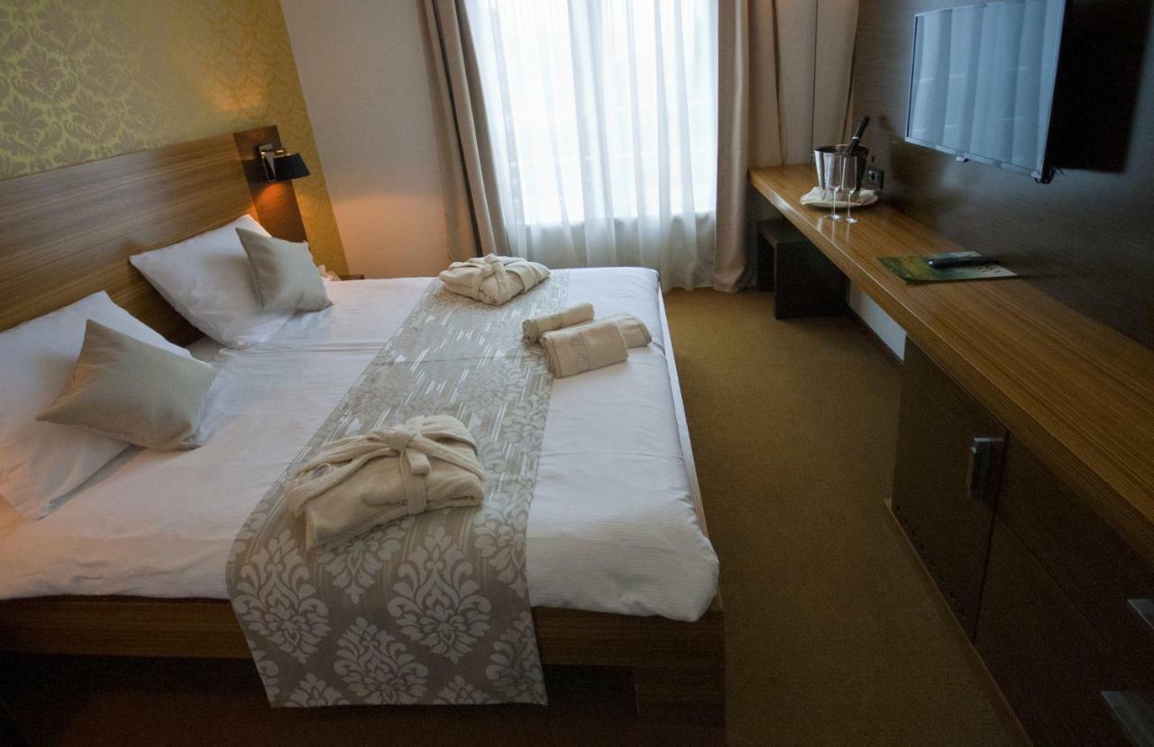 Double Room,906122890:JPEG